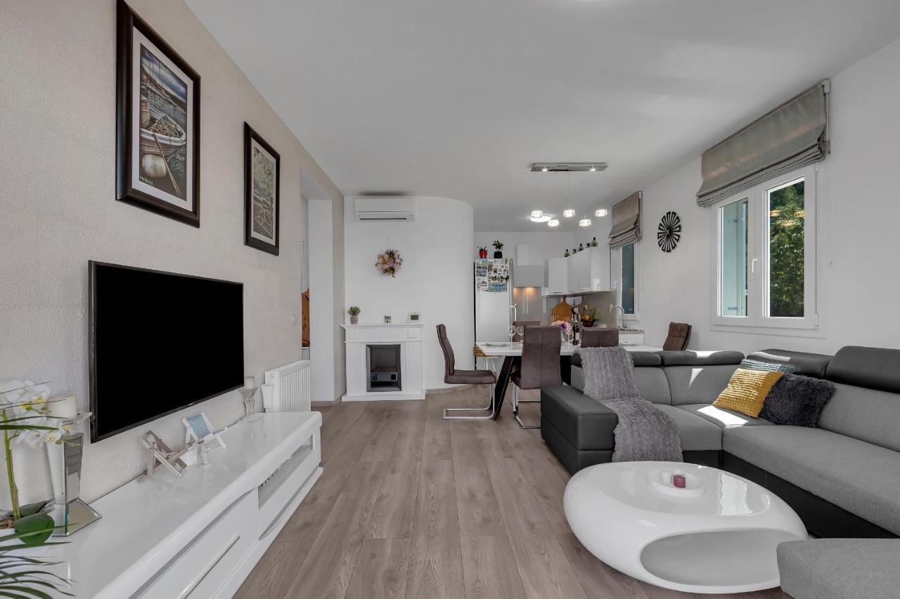 Apartment Apricus Макарська Екстер'єр фото